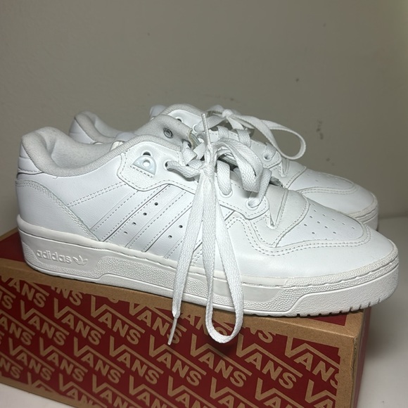 Adidas Rivalry Lows - Picture 2 of 6